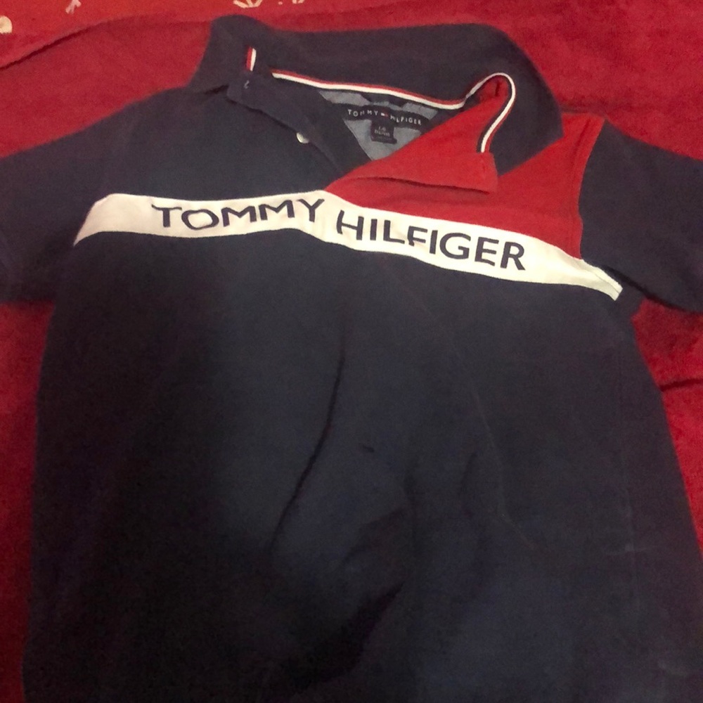 size large tommy Hilfiger collard t shirt